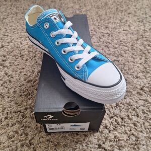 NIB Converse in Blue Hero